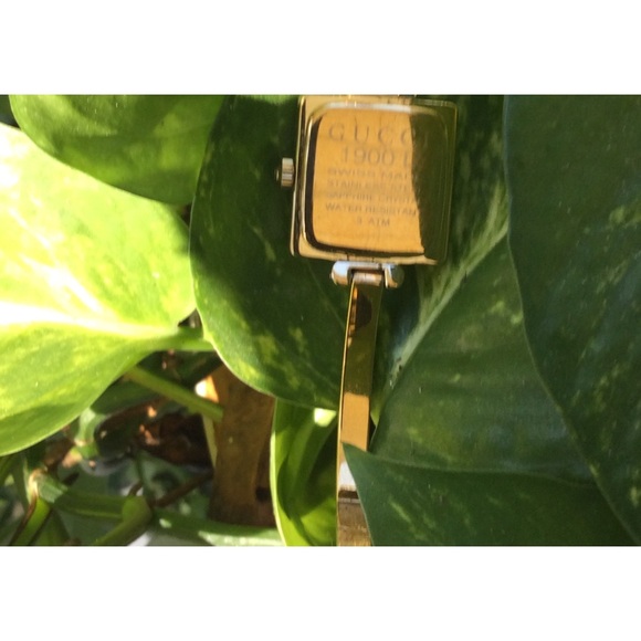 GUCCI 1900 L WATCH - Picture 3 of 5